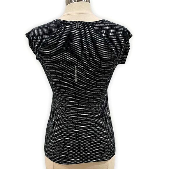 Nike Running Miler Dri-Fit T-Shirt in Size XSmall - Picture 8 of 9